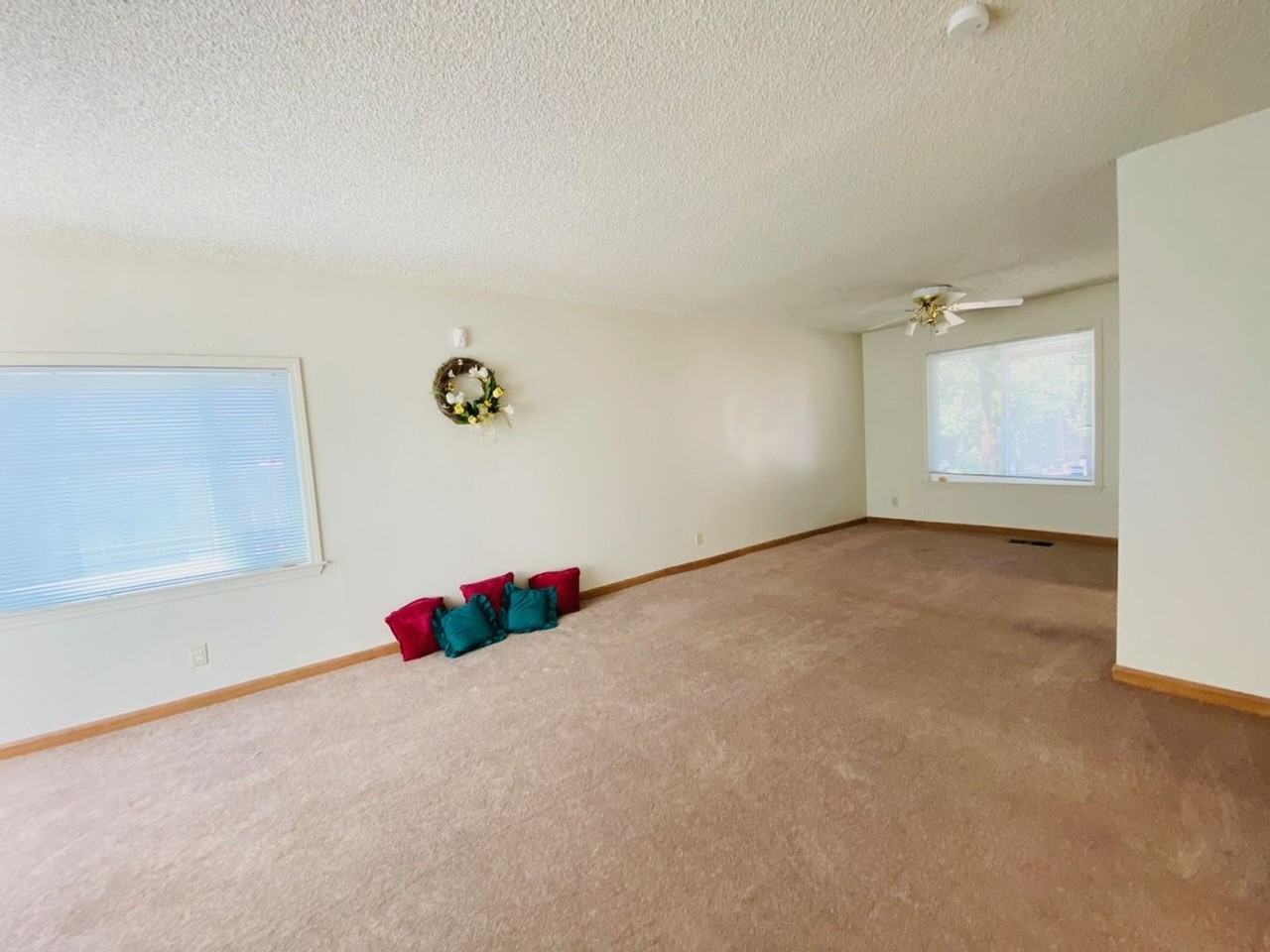 208 Cardinal Way - Photo 2 of 11