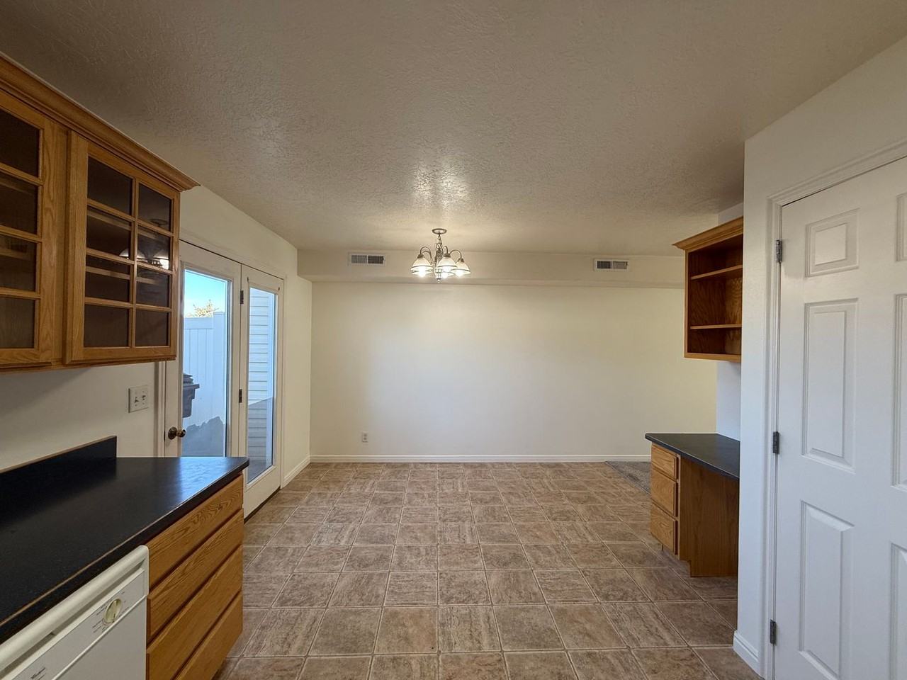 1148 Northfield Rd #33 - Photo 4 of 26
