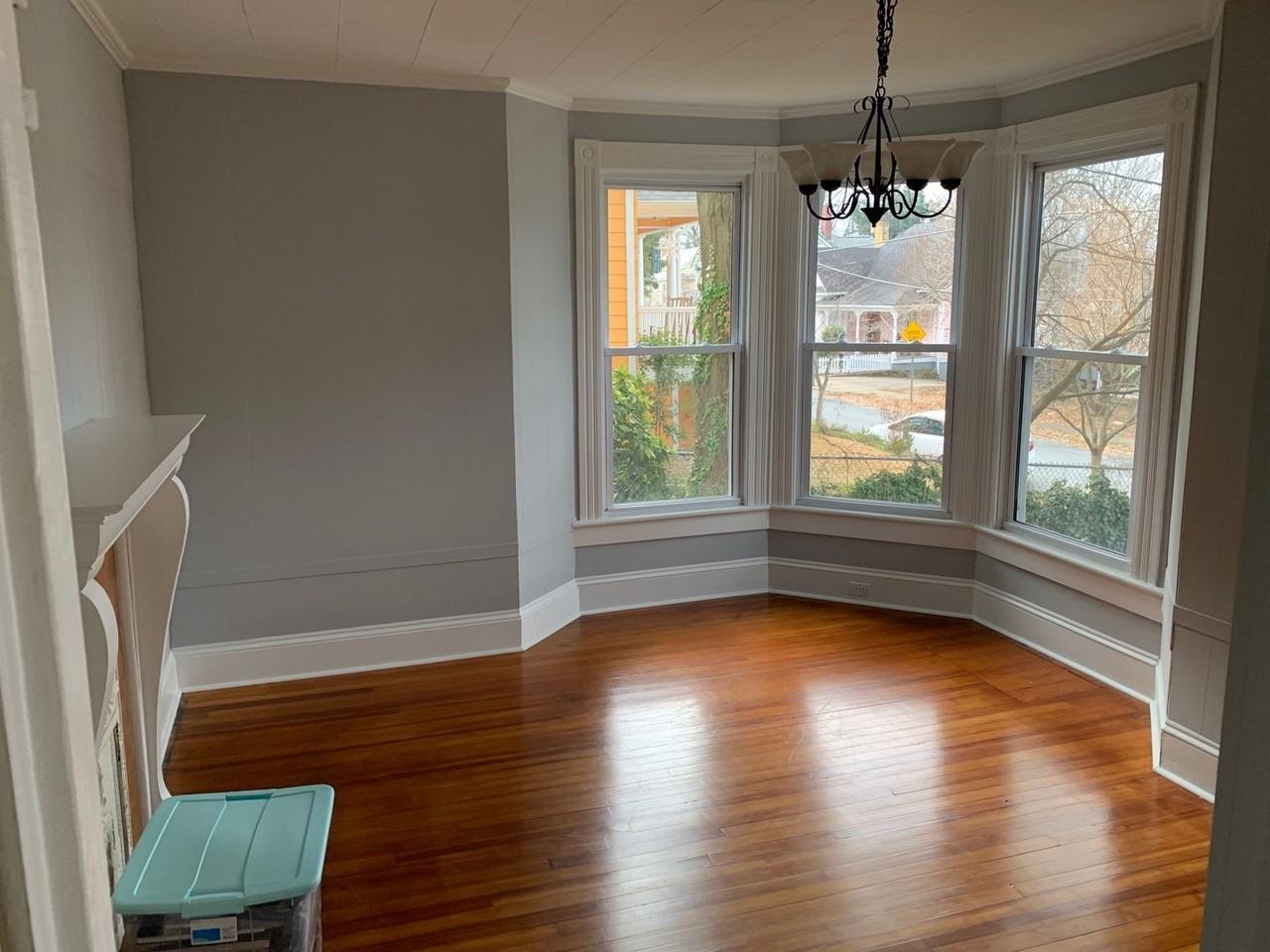 125 N Poplar St - Photo 3 of 24