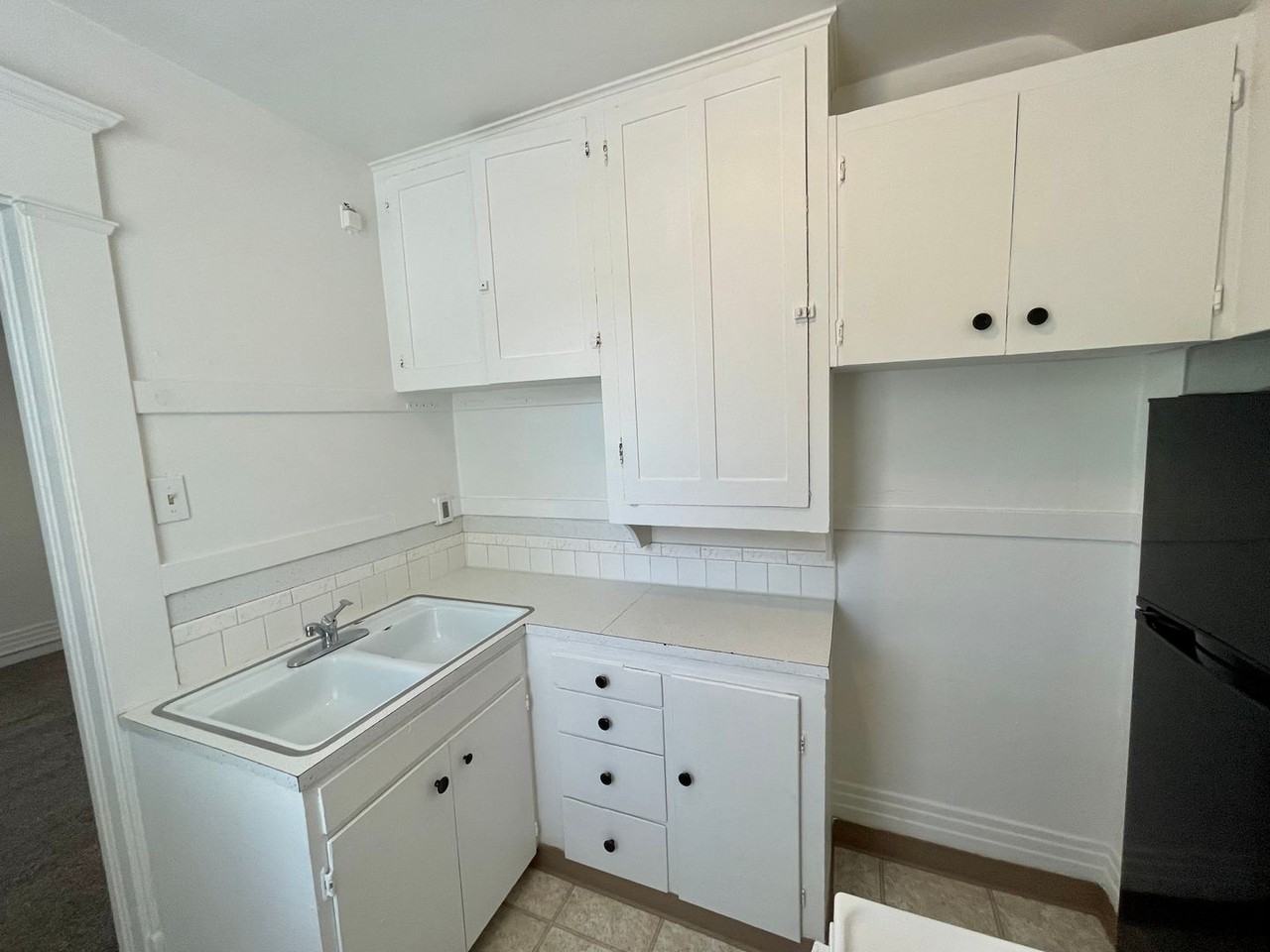 1125 W 11th Ave - 14 Unit - Photo 7 of 24