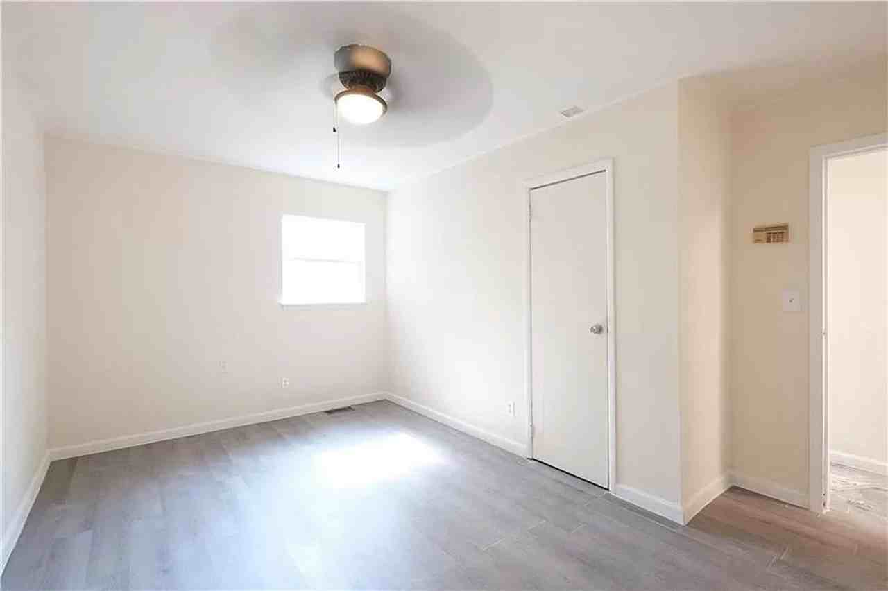 85 Delmoor Dr Nw - Photo 5 of 13