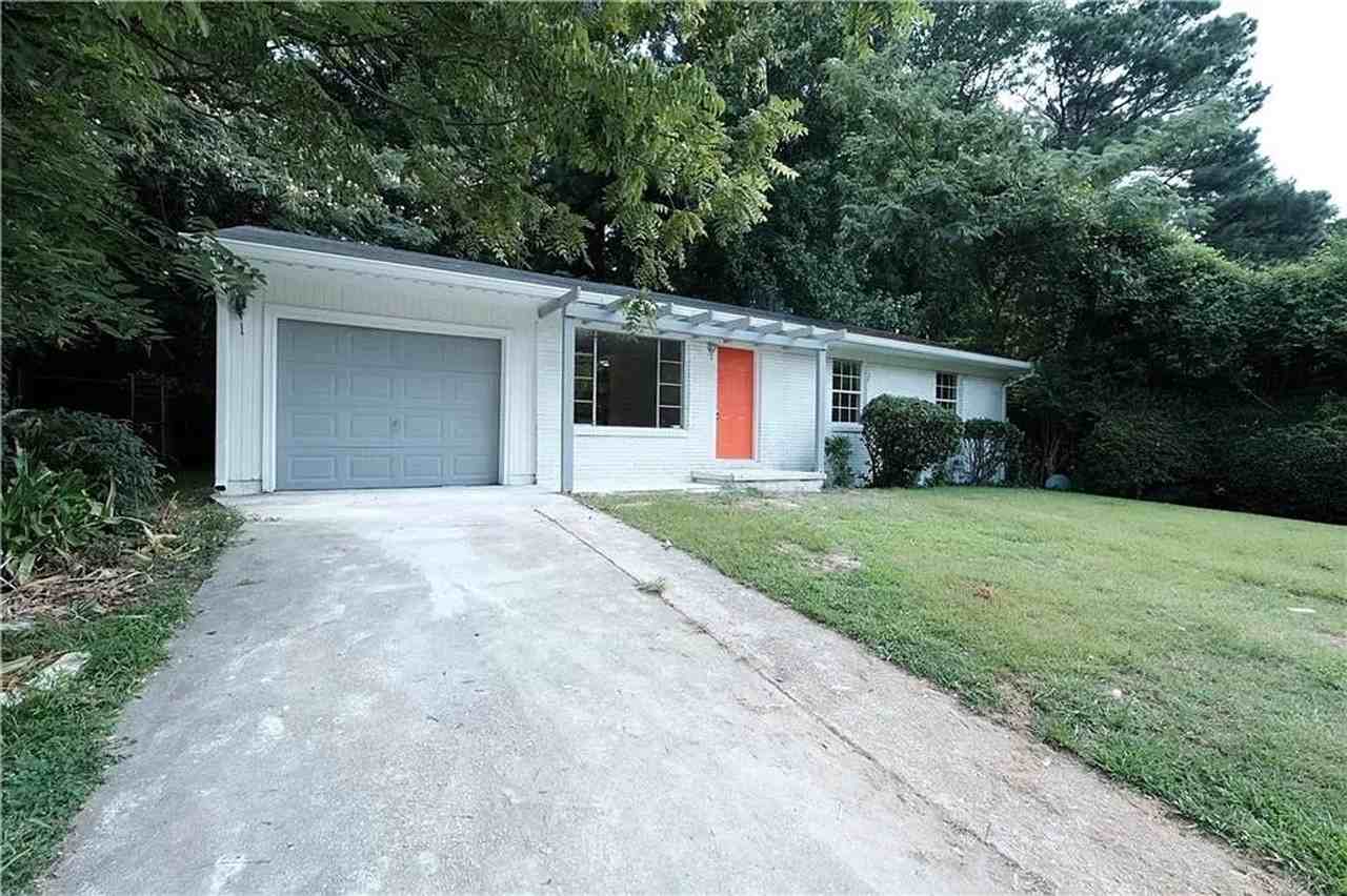 85 Delmoor Dr Nw - Photo 7 of 13