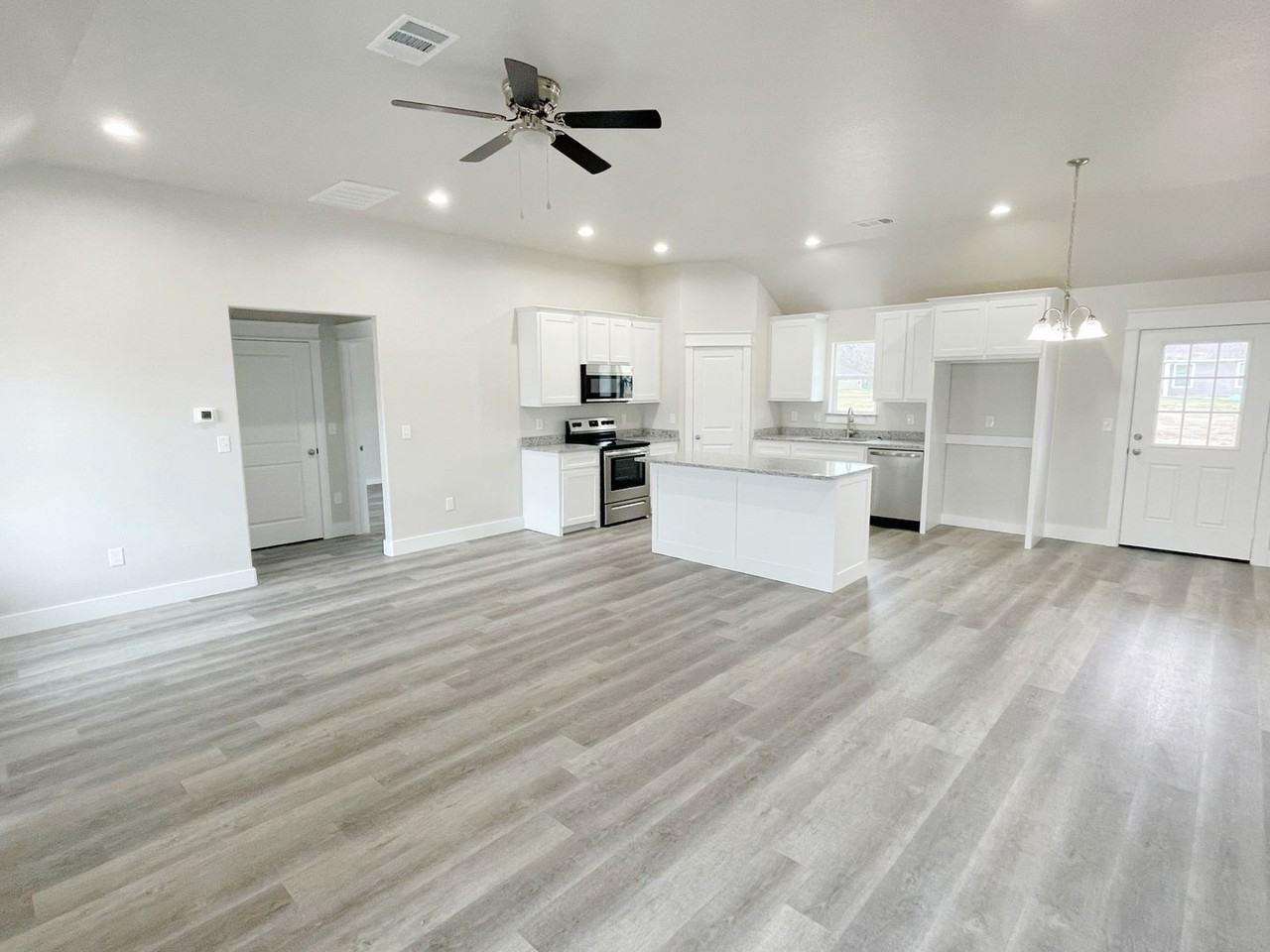 409 Brodys Way - Photo 6 of 9