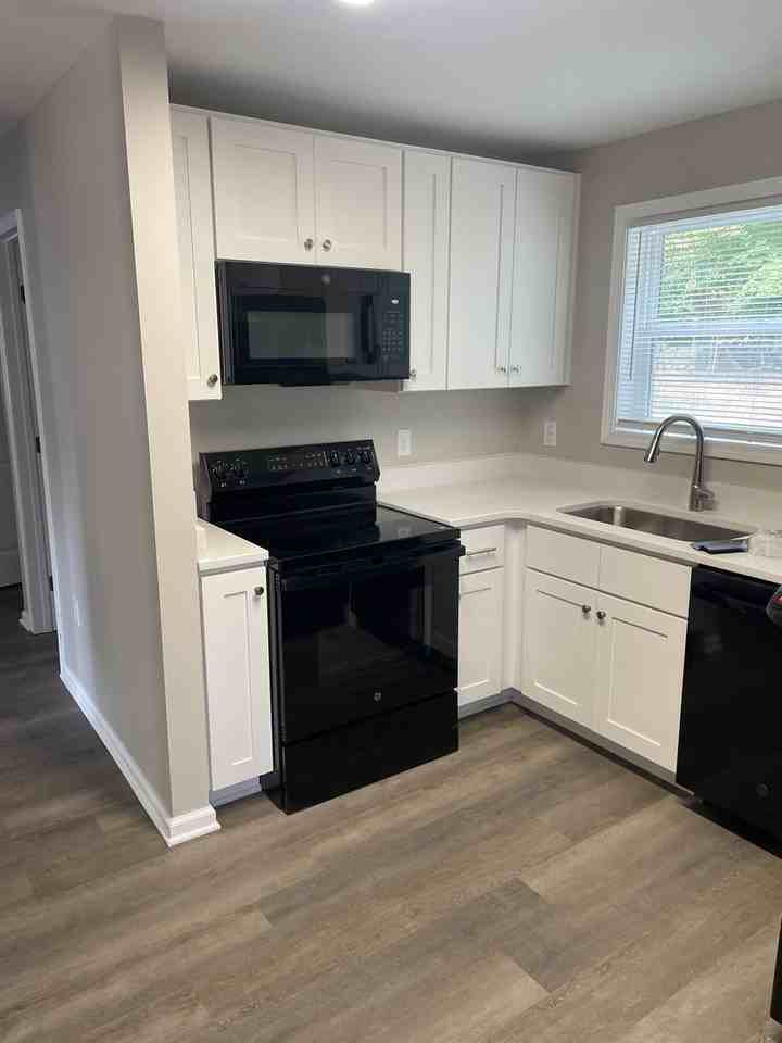 3510 Tyler St - Photo 3 of 10