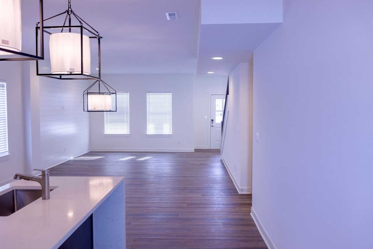 19616 199th Ter - Photo 7 of 21