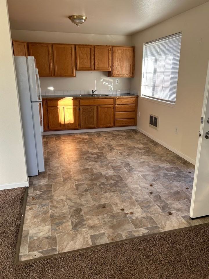 E. "S" Street - Photo 4 of 25