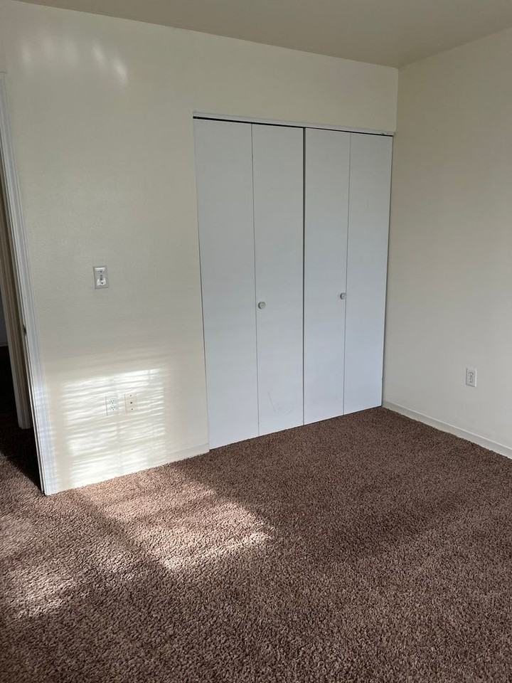 E. "S" Street - Photo 7 of 25