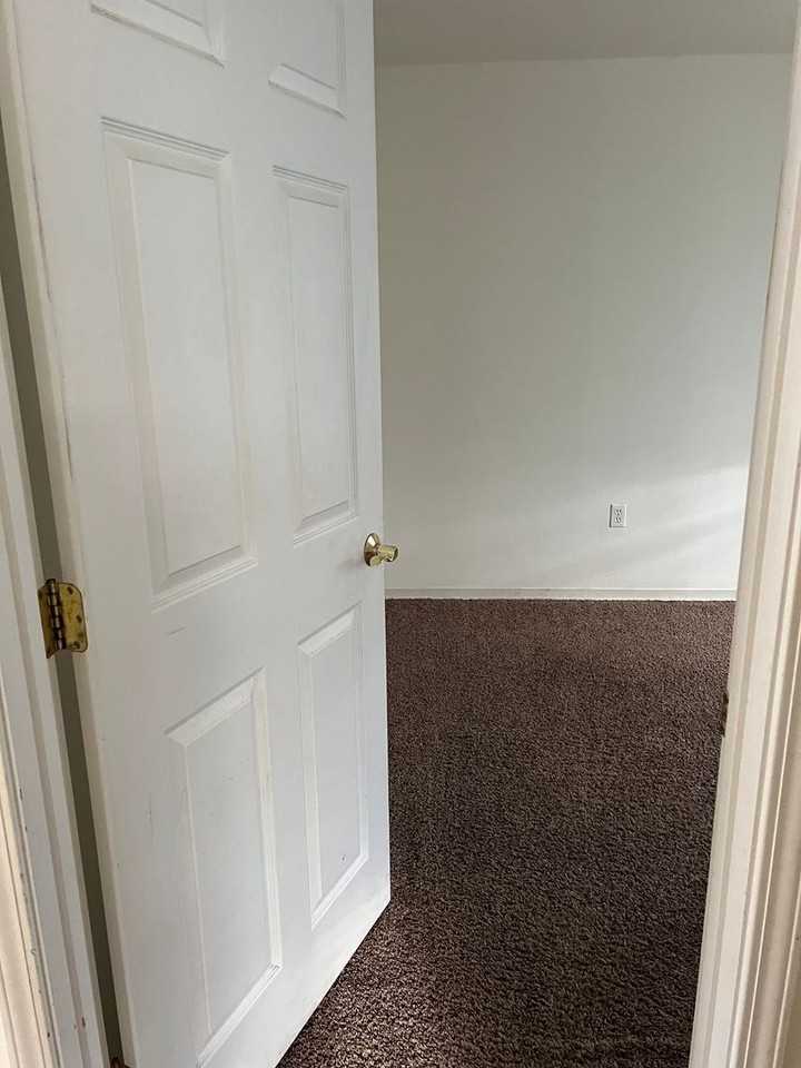 E. "S" Street - Photo 6 of 25