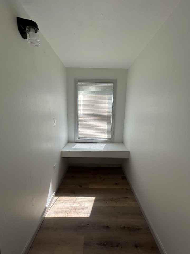 1529 Nw Smith Ave - Photo 4 of 14