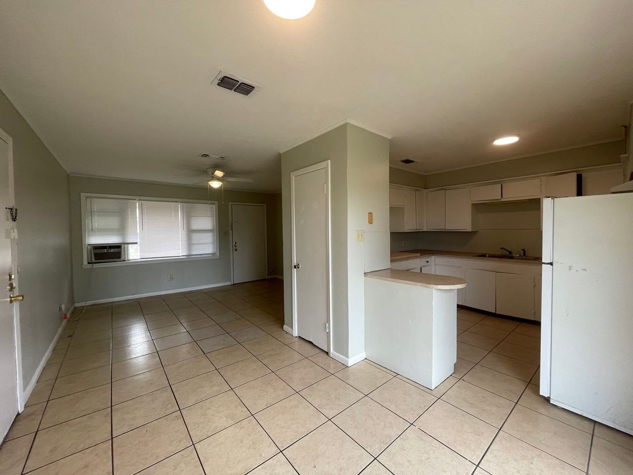 2200 Pat St - Photo 6 of 13