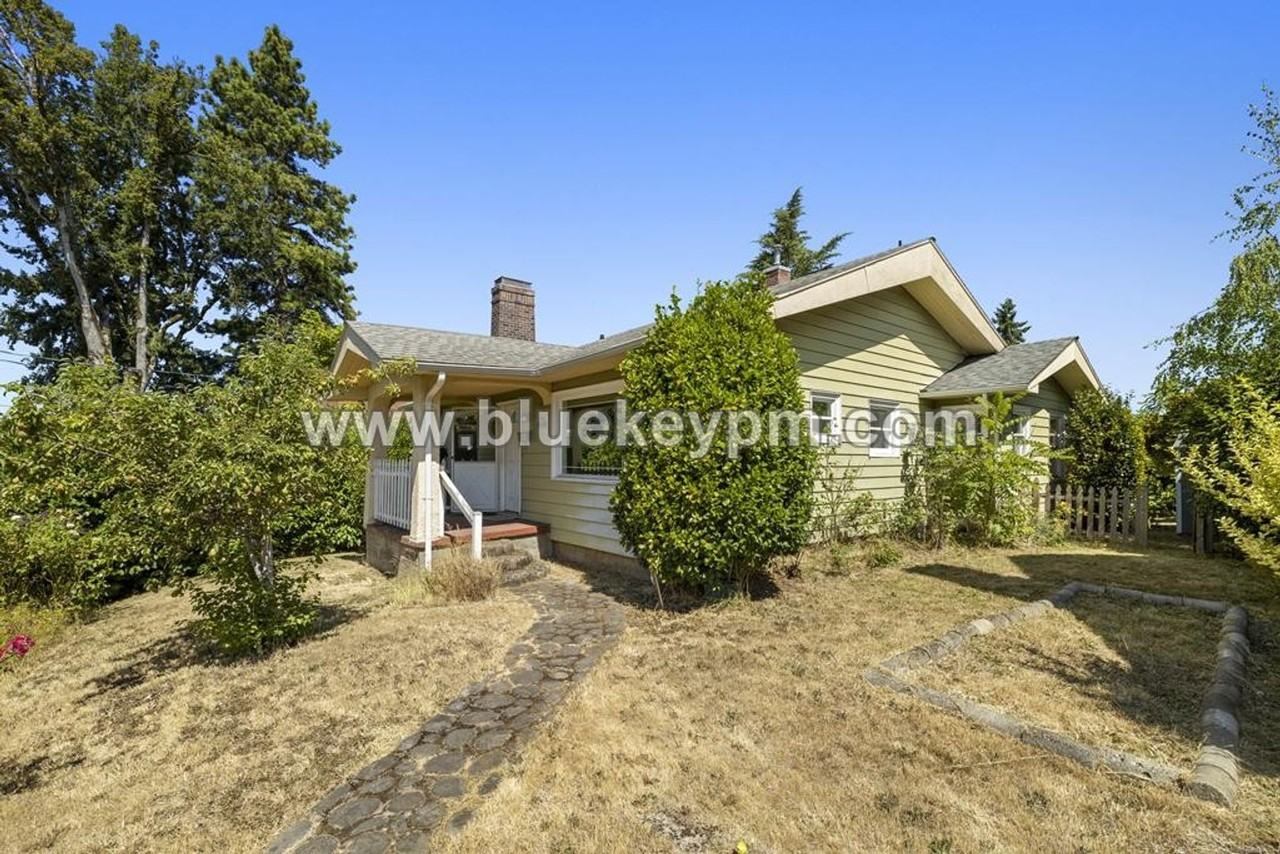 1313 7th St - Photo 2 of 24
