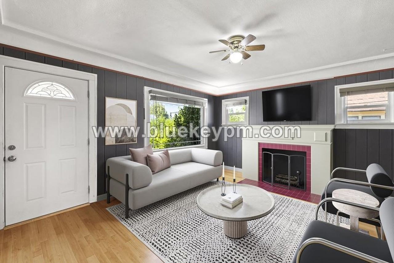 1313 7th St - Photo 4 of 24