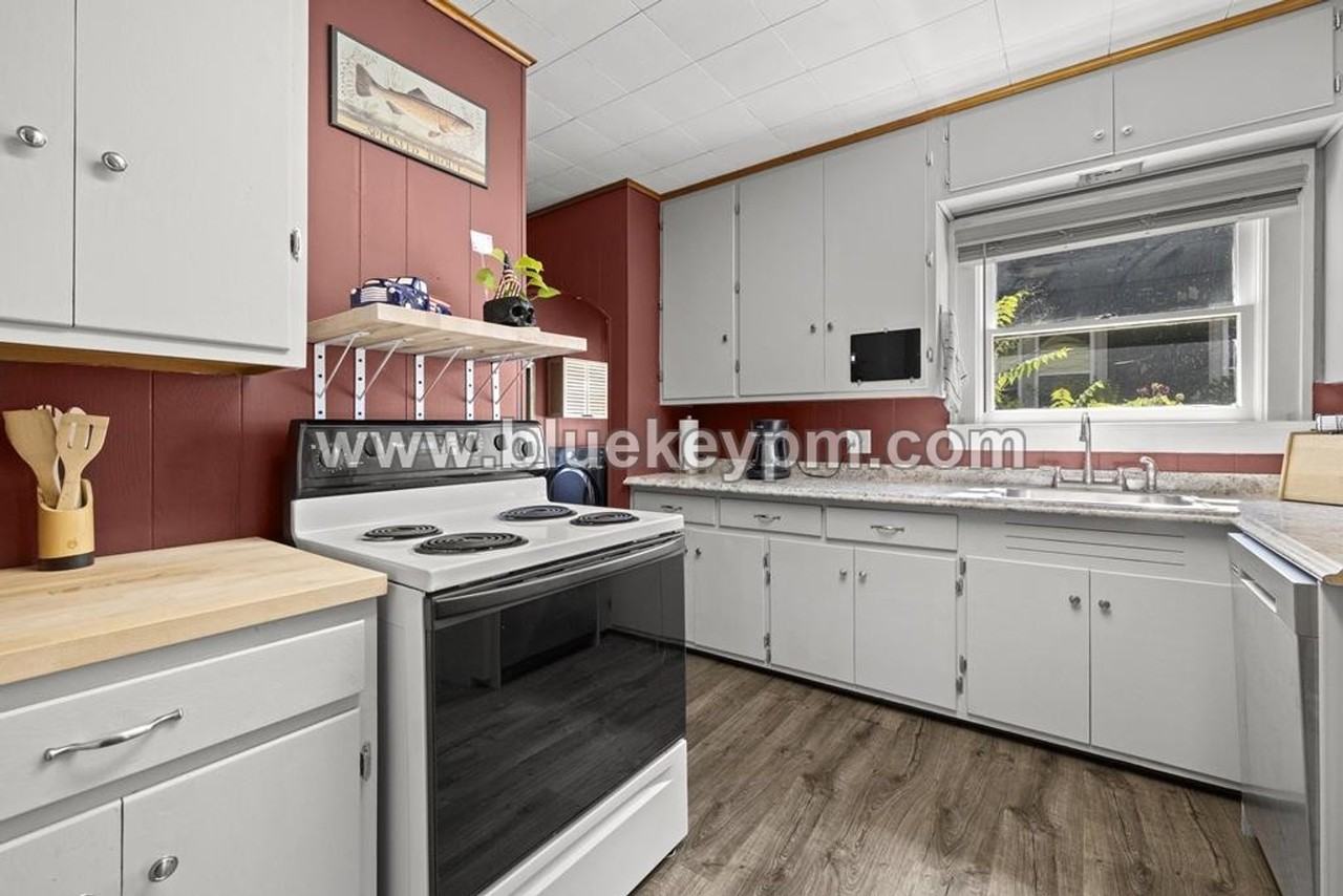 1313 7th St - Photo 7 of 24
