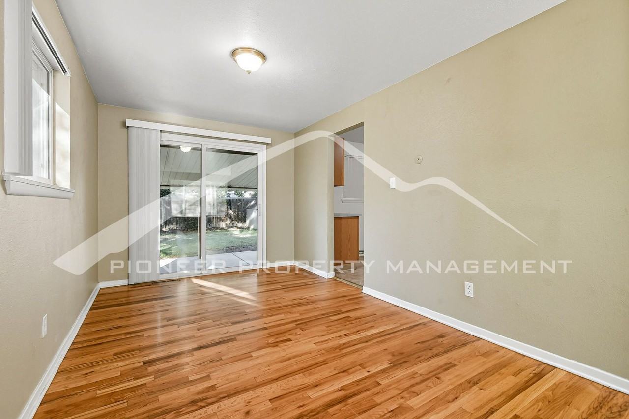 1455 S Zephyr St - Photo 6 of 30