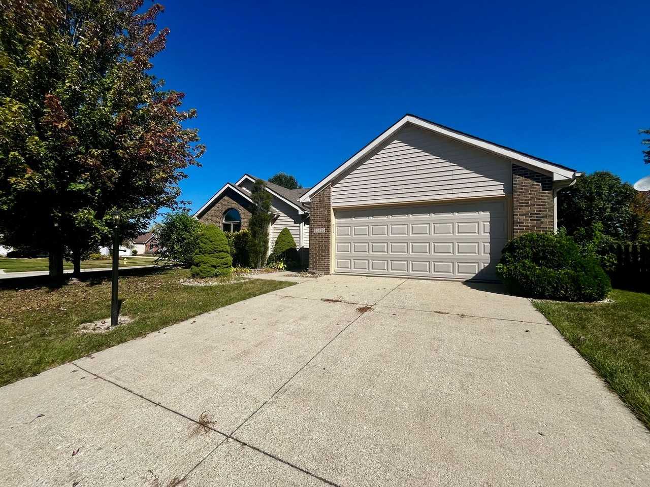 10628 Yorktowne Pl - Photo 2 of 30