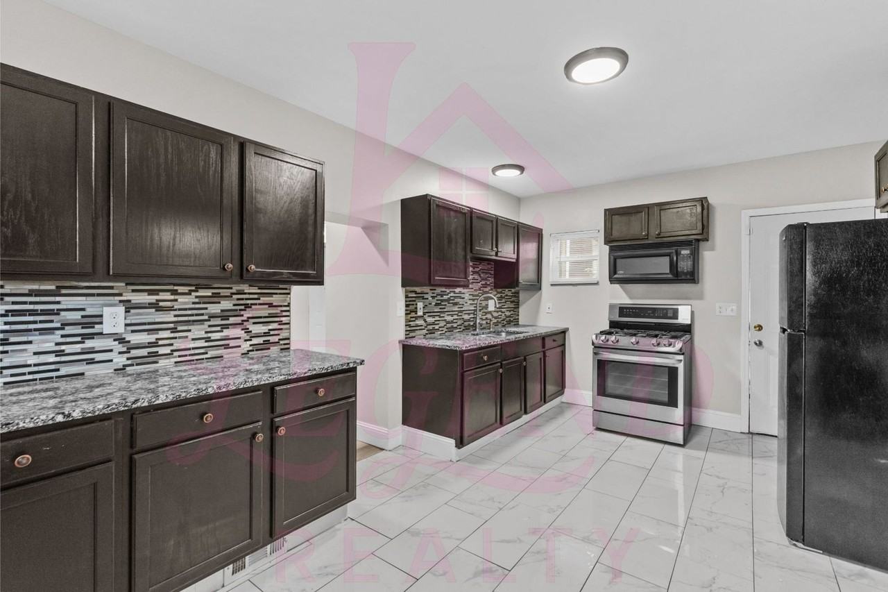 3245 Texas Ave - Photo 5 of 12