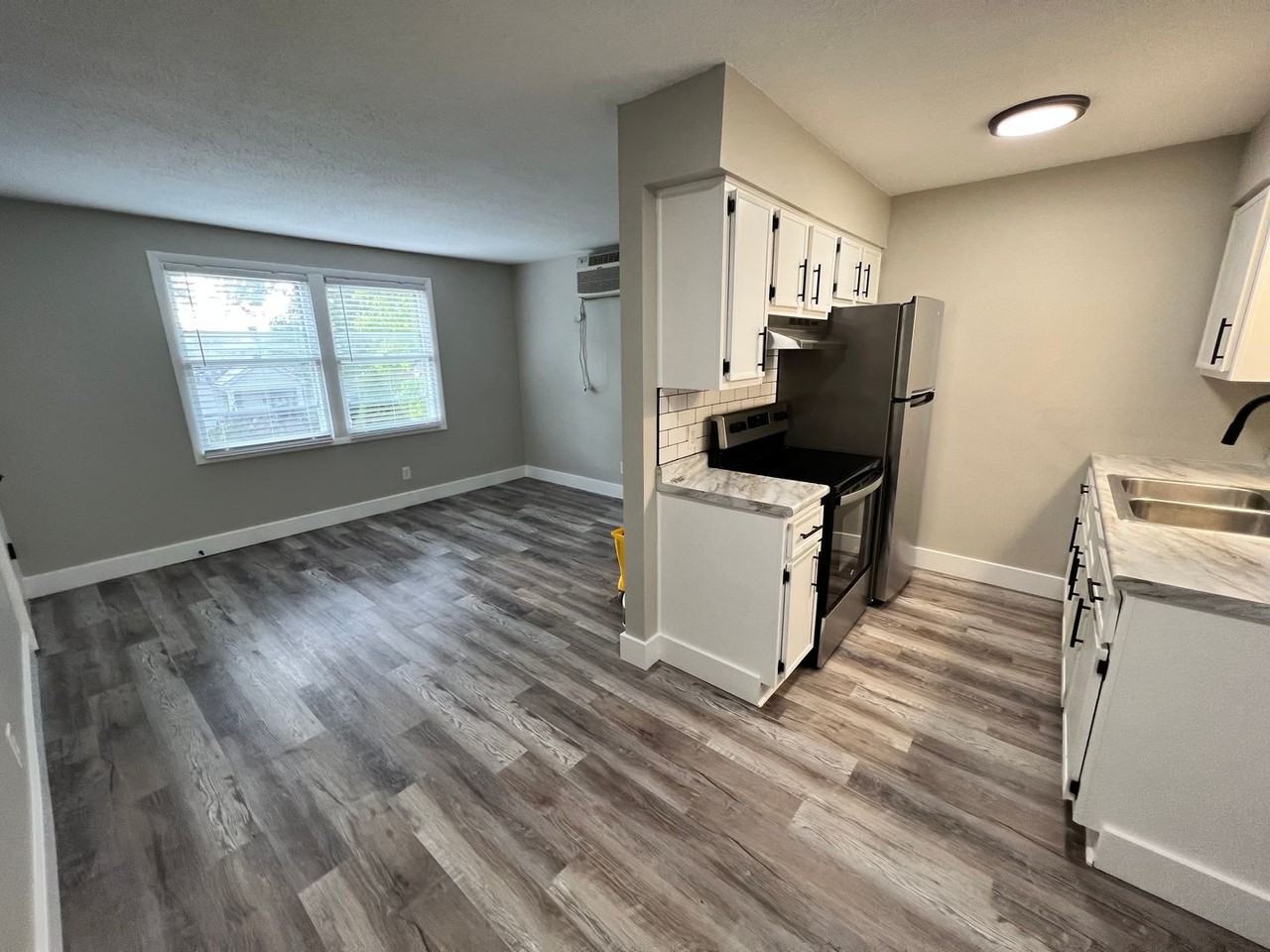 1708 Franklin Ave - Photo 2 of 5