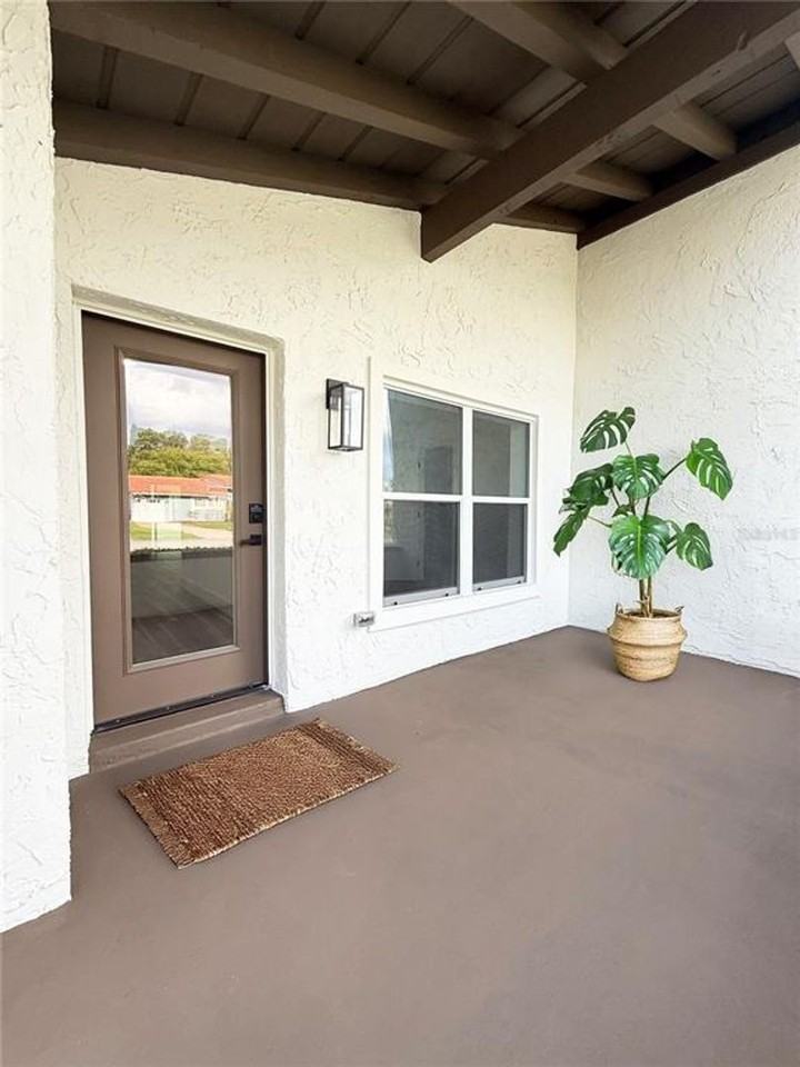 10607 Whitman Cir - Photo 2 of 18