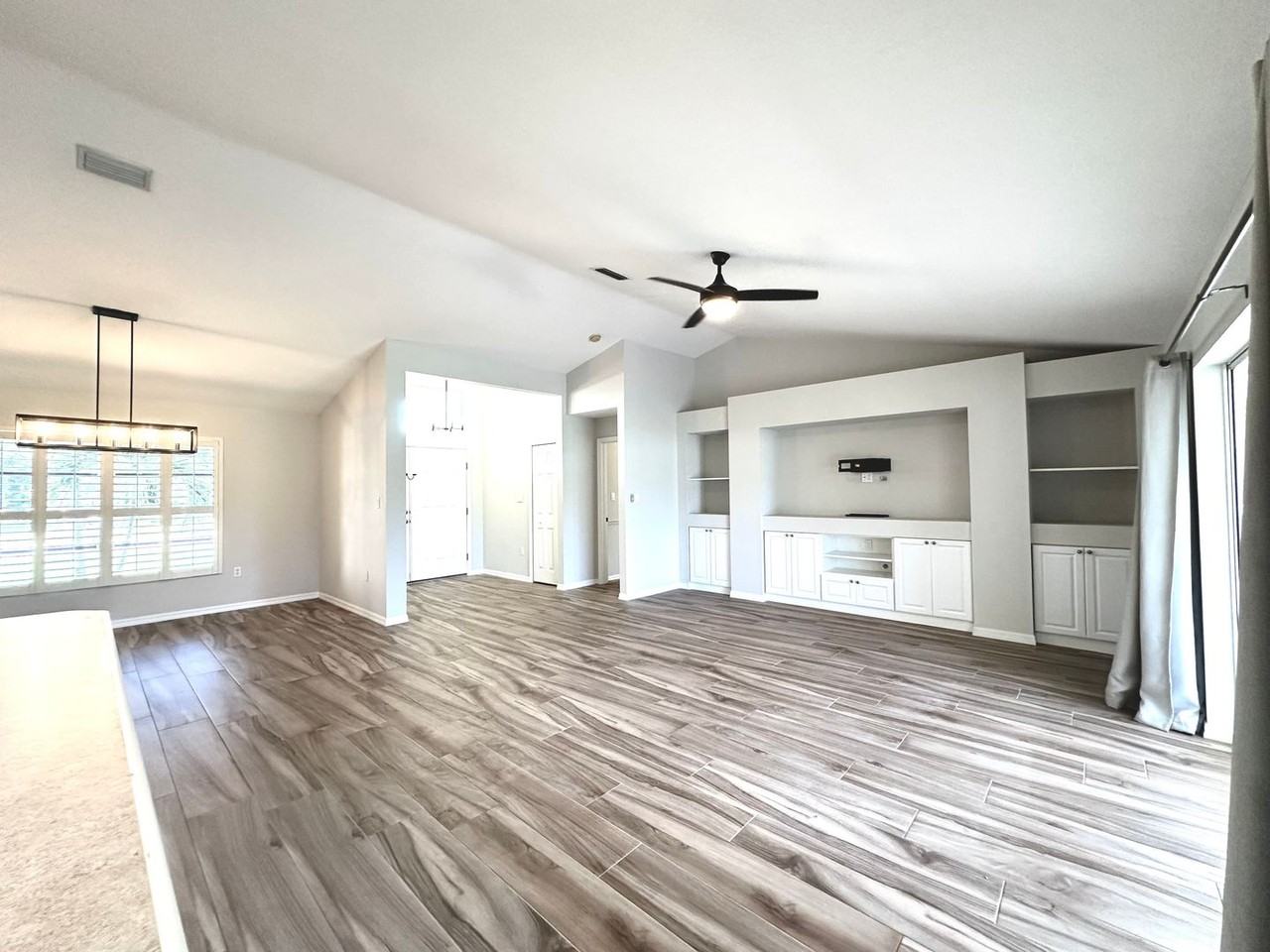 73 Santarem Cir - Photo 5 of 50