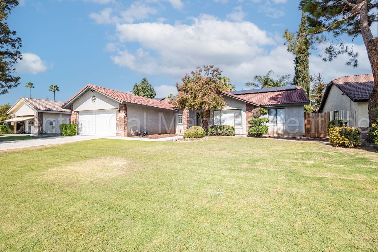 9408 Bracken Oak Way - Photo 2 of 34