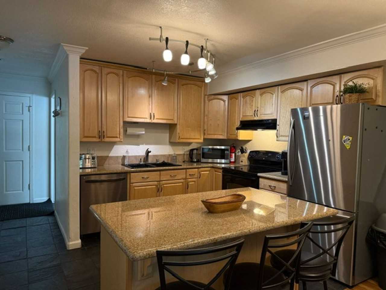 861 Southwood Blvd #20 - Photo 3 of 21