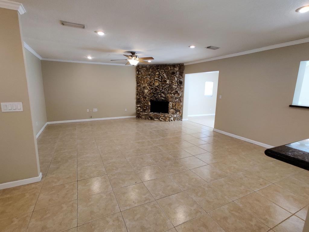 615 Fox Valley Dr - Photo 5 of 22