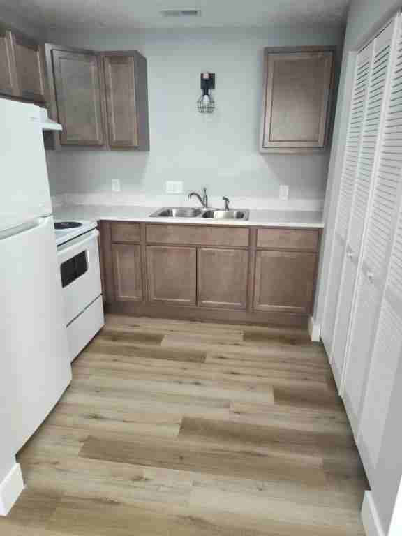 9487 Noble Ln Apt D - Photo 4 of 4