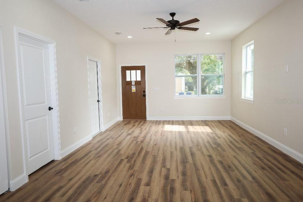 8406 N Semmes St - Photo 3 of 20
