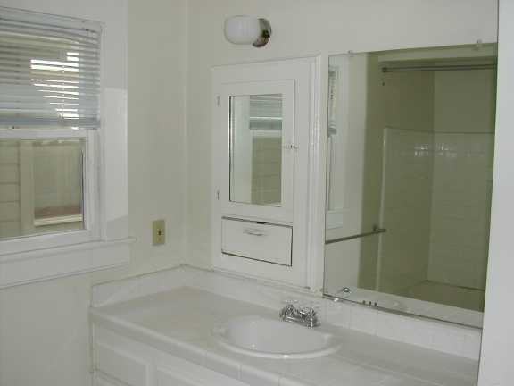 1249 33rd St #1 - Photo 3 of 12
