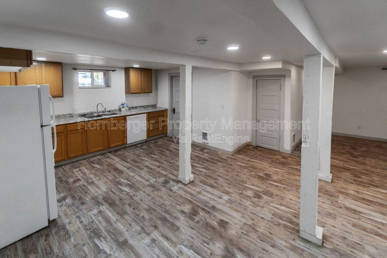 1128 West Jackson Avenue #2 - Photo 5 of 10