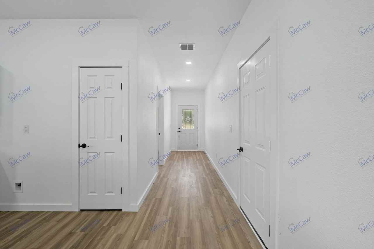 4302 Mountain Hollow Dr - Photo 3 of 21