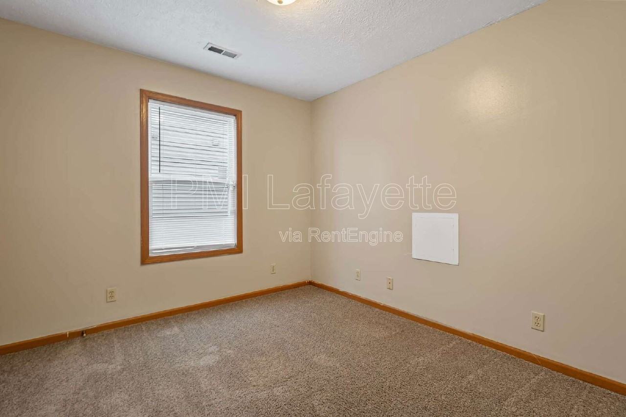 2039 Bridgewater Cir - Photo 7 of 10