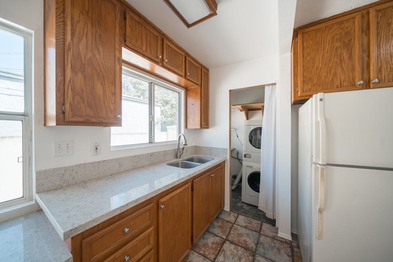 4816 Bancroft Street - Photo 3 of 19