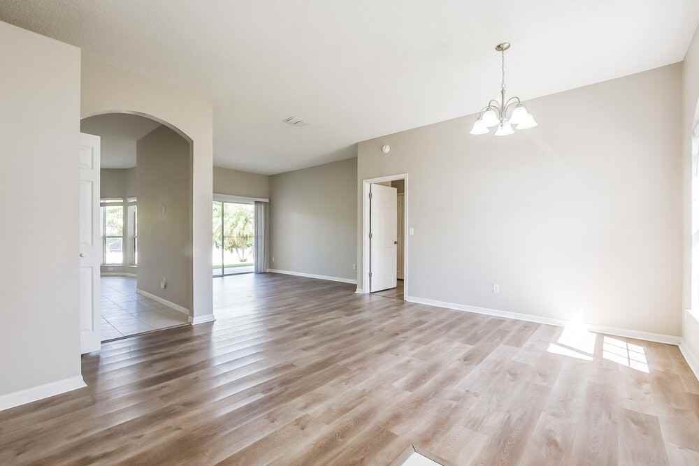 1409 Center St - Photo 3 of 16