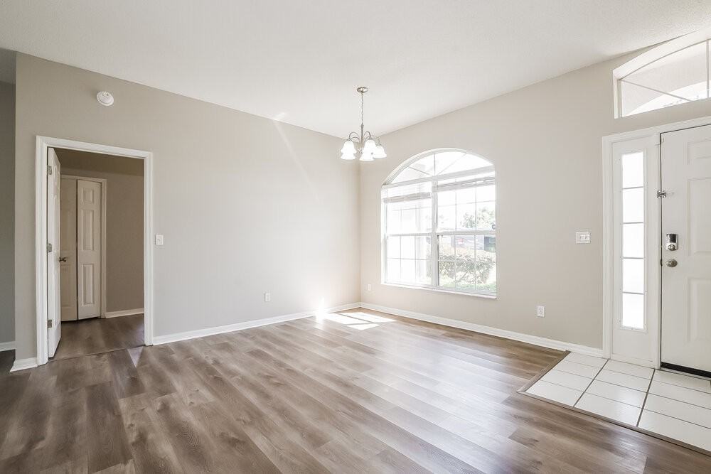 1409 Center St - Photo 4 of 16