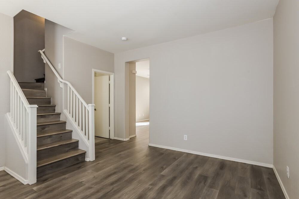5208 W Warner St - Photo 4 of 17