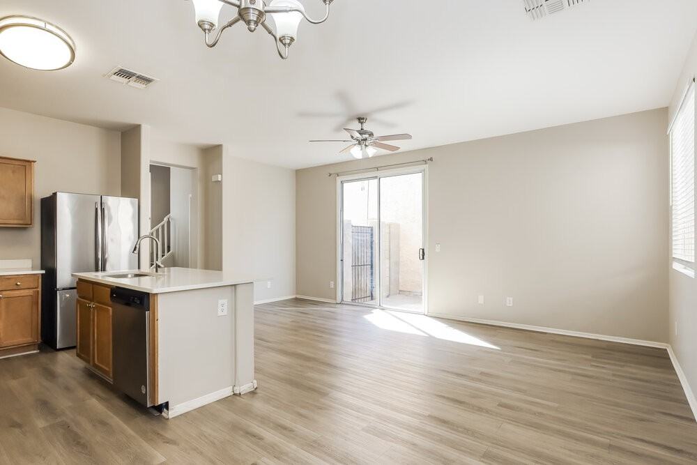 5208 W Warner St - Photo 5 of 17