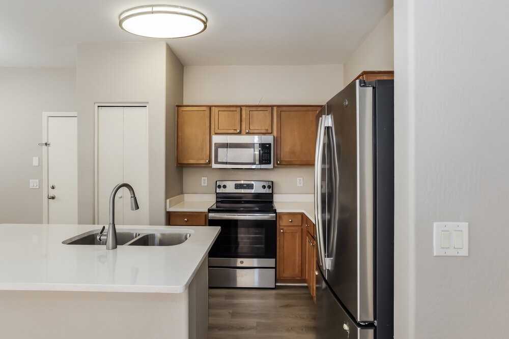 5208 W Warner St - Photo 7 of 17