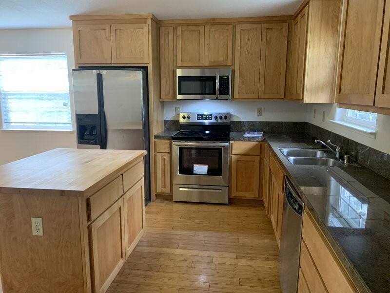 1046 Simon Dr - Photo 3 of 10