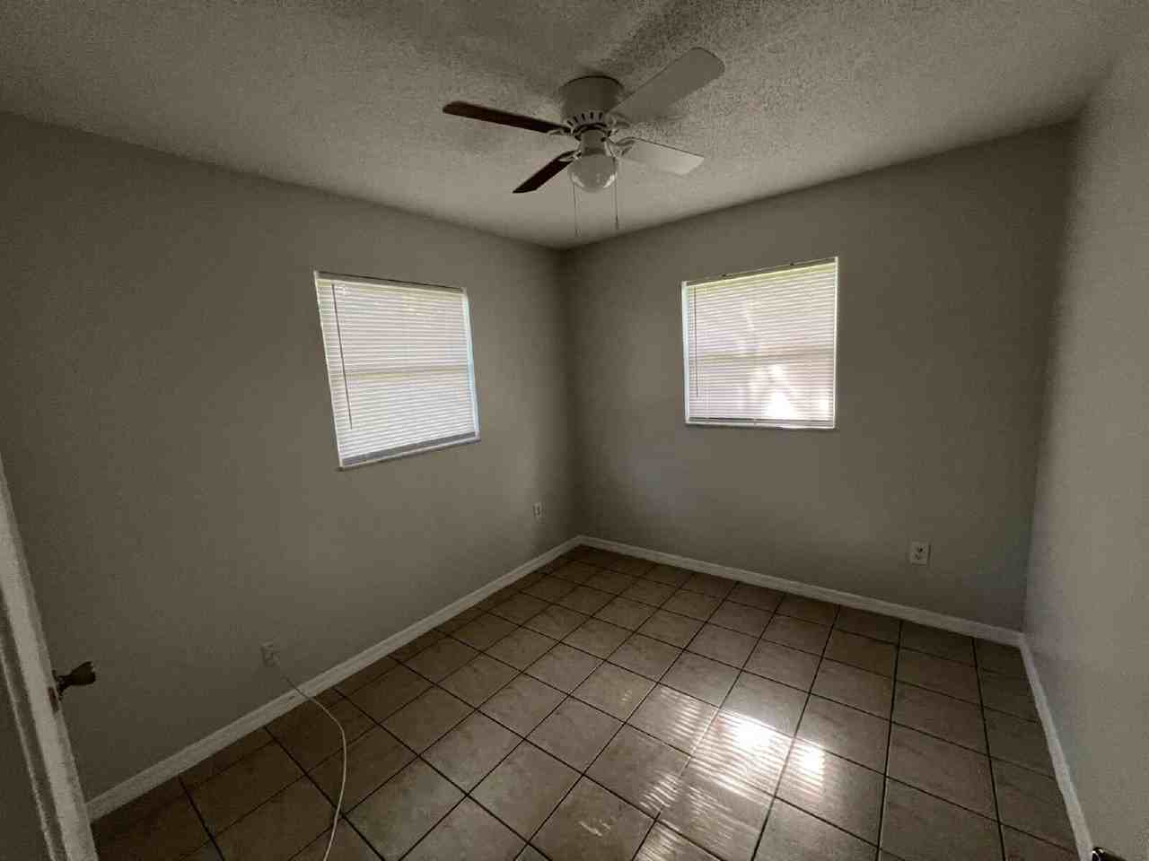 1645 Linwood Ave - Photo 7 of 9