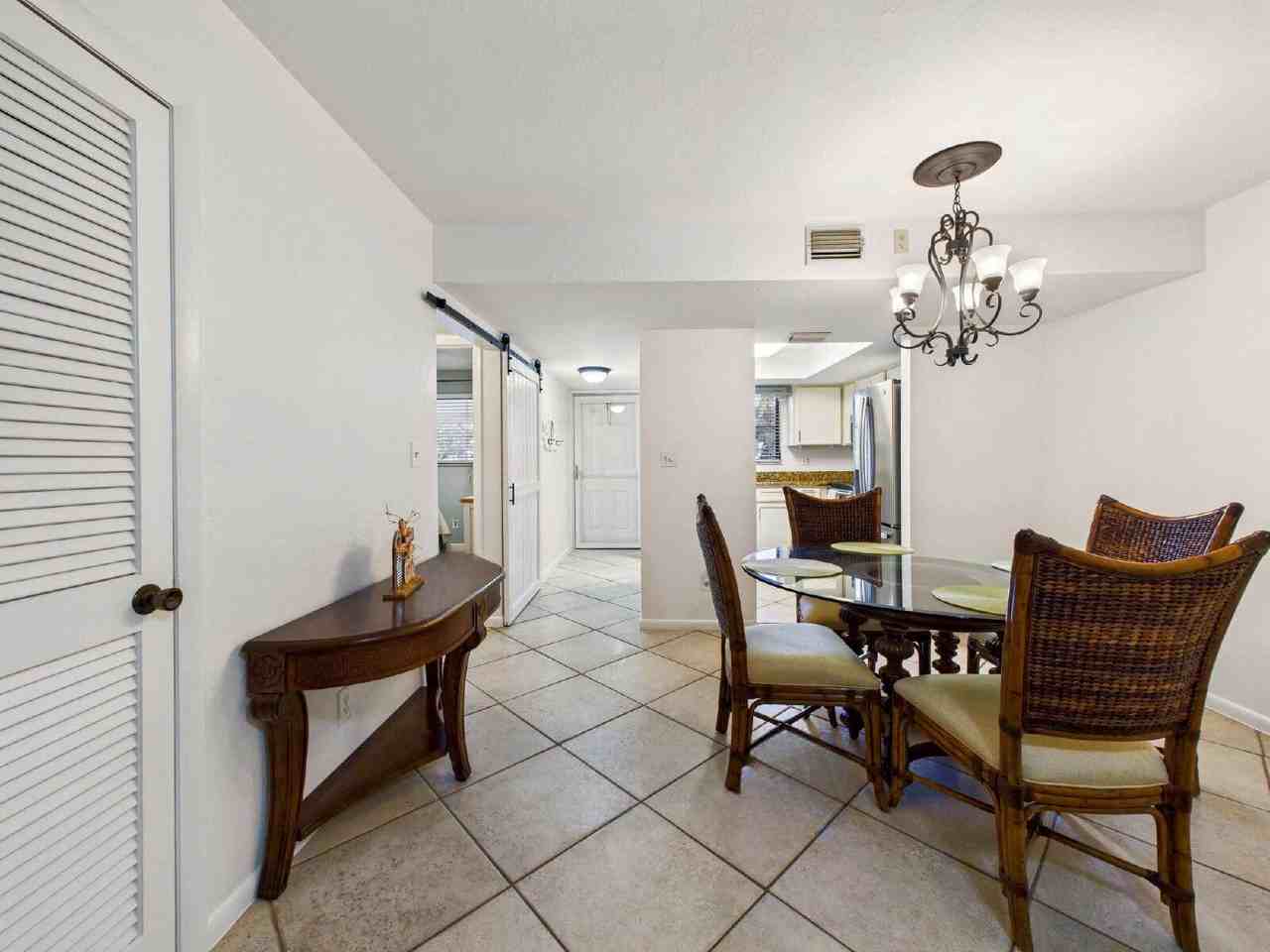 28100 Pine Haven Way - Photo 6 of 27