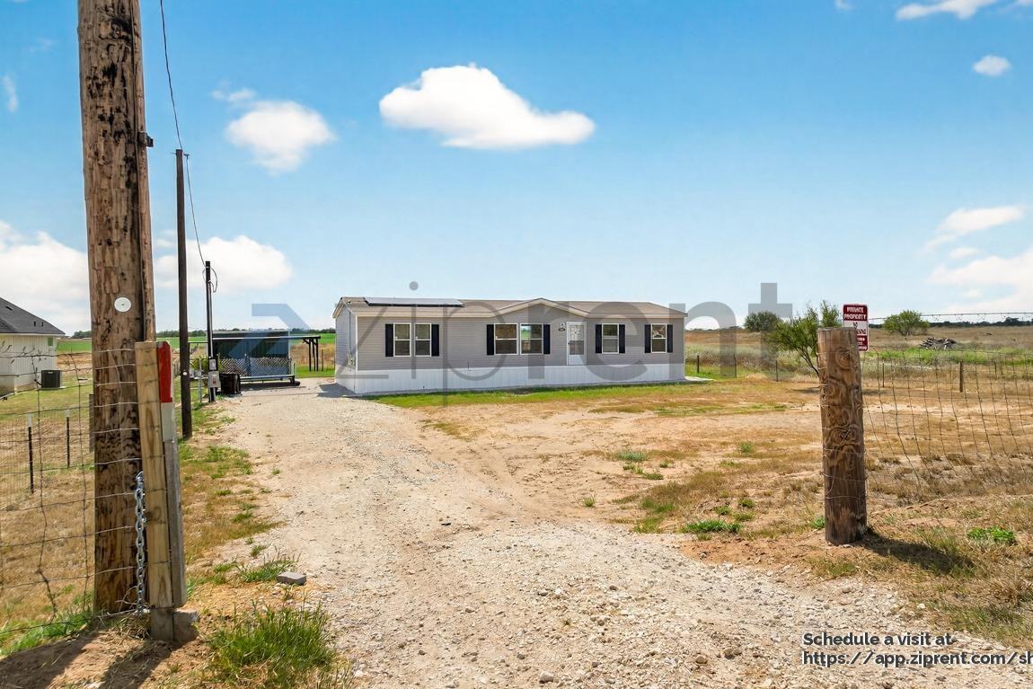 4715 W Fm 476 - Photo 2 of 42