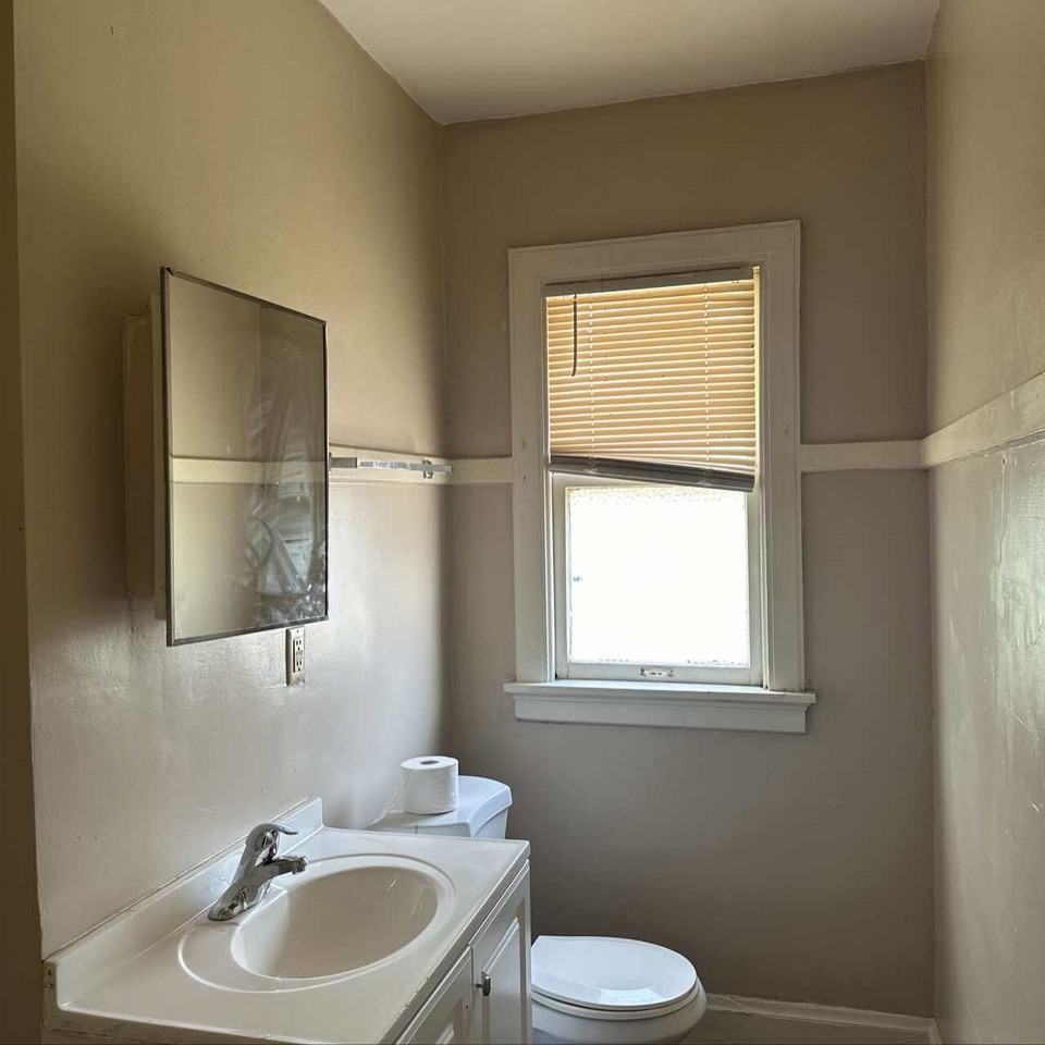 2500 S 7th St #4 - Photo 6 of 14