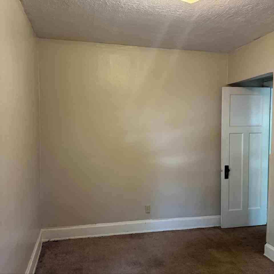 2500 S 7th St #4 - Photo 3 of 14