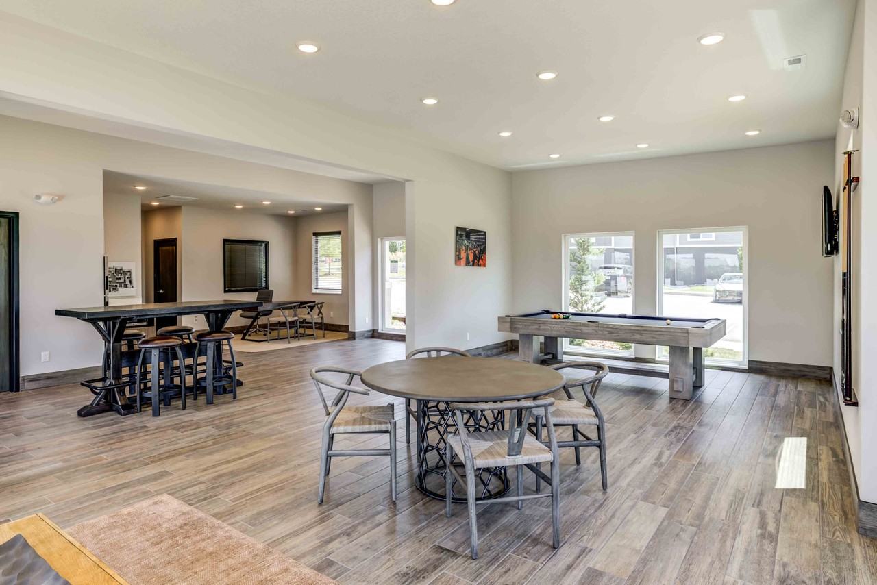 Fairway Flats - Photo 5 of 23