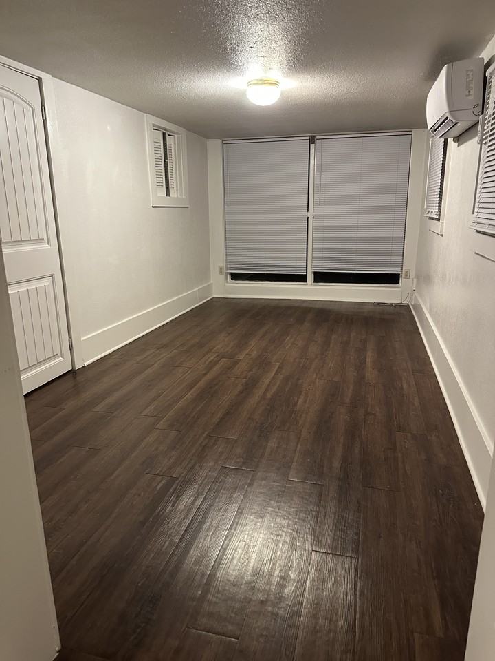 207 N Church Ave #6 - Photo 3 of 7