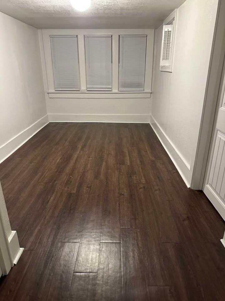 207 N Church Ave #6 - Photo 4 of 7