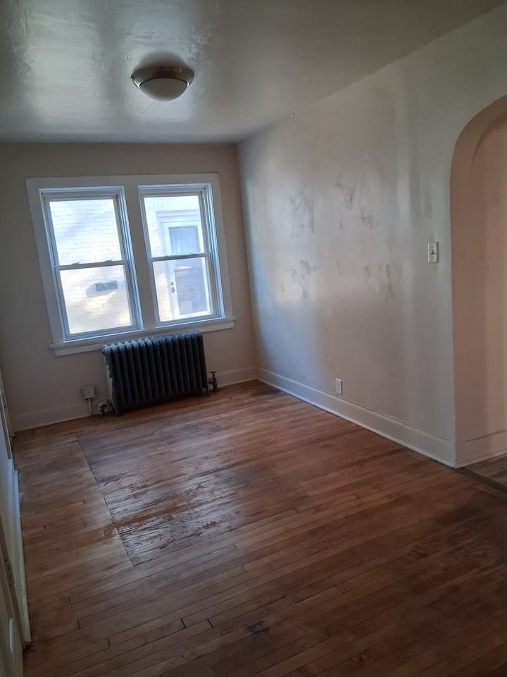 1708 S 81st St - Photo 4 of 15
