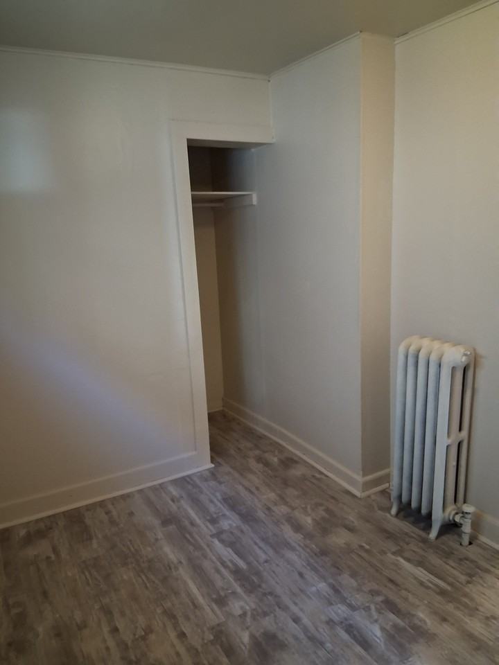 1708 S 81st St - Photo 7 of 15