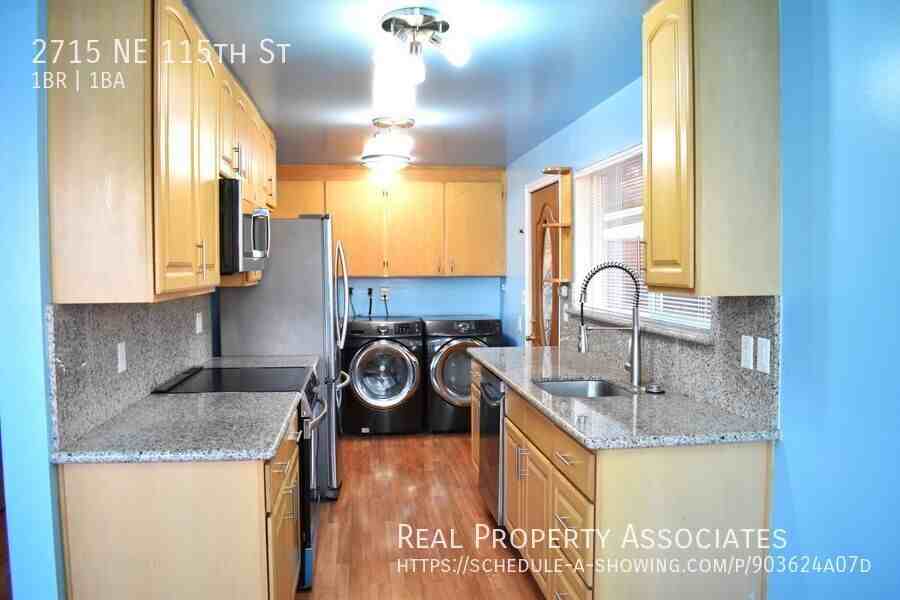 2715 Ne 115th St - Photo 7 of 16